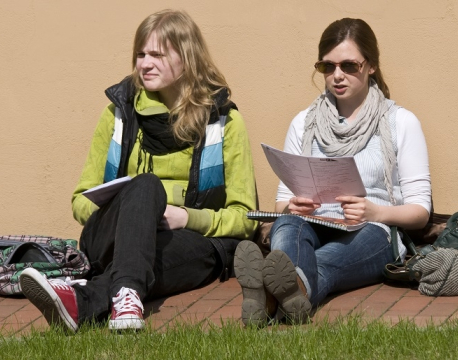 National Student Fee and Support Systems in European Higher Education – 2017/18