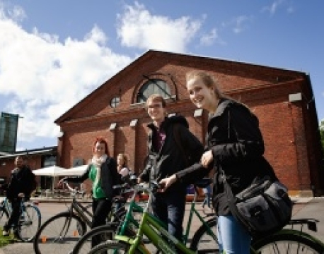 Does living abroad boost intercultural competence? YES, it does!